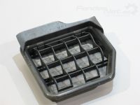 Volkswagen Golf 6 Muovi ilmantuloaukkoon, oikea Varaosakoodi: 1K0819466B 
Korityyppi: 5-ust luu...