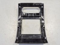 Nissan X-Trail Kehys (Radio)  Varaosakoodi: 68260-JG41A
Korityyppi: Linnamaastur