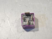 Saab 9-3 1998-2002 Polttoainepumpun rele Varaosakoodi: 90494959