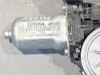 Toyota Hilux Lasinnostimen moottori, vasen etu Varaosakoodi: 85720-0K010
Korityyppi: Pikap
Moo...