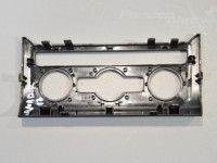 Volkswagen Amarok Reuna näyttöä ja säätöyksikön Varaosakoodi: 2H6857304A  9B9
Korityyppi: Pikap...