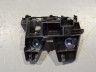 Volkswagen Passat (B8) Puskurin kiinnitys, taka oikea (farmari) Varaosakoodi: 3G9807484
Korityyppi: Universaal
...