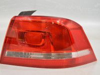 Volkswagen Passat (B7) 2010-2014 Takavalo, oikea Varaosakoodi: 3AE945096F
Korityyppi: Sedaan