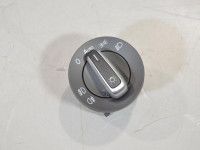 Volkswagen Amarok Esitulede lüliti Varaosakoodi: 3C8941431A  XSH
Korityyppi: Pikap...