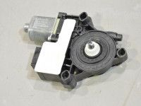 Volkswagen Golf 7 Lasinnostimen moottori, oikea taka Varaosakoodi: 5Q0959812
Korityyppi: 5-ust luukpära