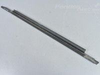 Audi A4 (B8) Oven lasi lista, oikea (kromi) Varaosakoodi: 8K0853764H  2ZZ
Korityyppi: Unive...