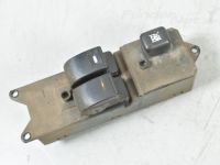 Mitsubishi L200 Lasinnostimen kytkin, vasen (etu-) Varaosakoodi: MR587954
Korityyppi: Pikap