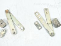 Mitsubishi L200 Takaluukun saranat Varaosakoodi: MB437897 & MB115633
Korityyppi: P...